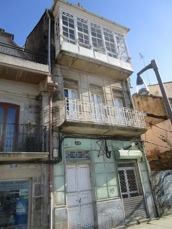 Inmueble sito en el nº 117 de la Avenida Marqués de Valterra en Estribela (Pontevedra)
