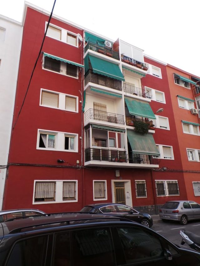 Hermanos Muñoz 22, 4º derecha