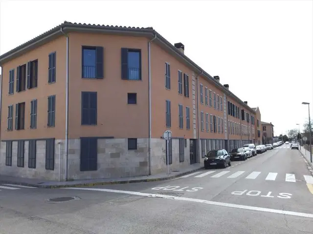 Calle Isaac Albeniz, Puerta 22