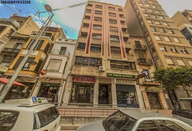 Calle Navarra, 77, Puerta B0