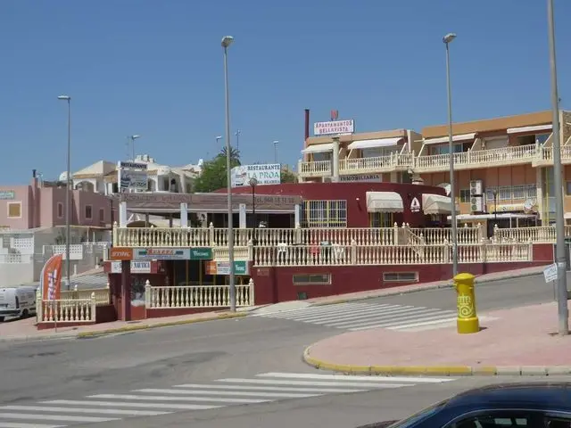 Avenida Cabo Cope, 1