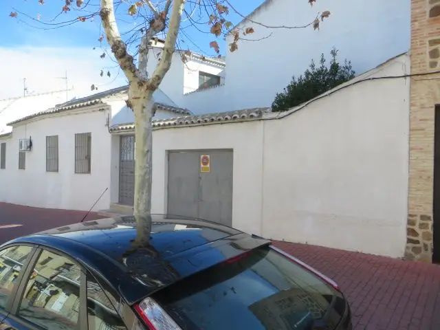 Urbanización los Olivos, Autovia Madrid-Toledo, Km. 63.500 al Sitio el Beato