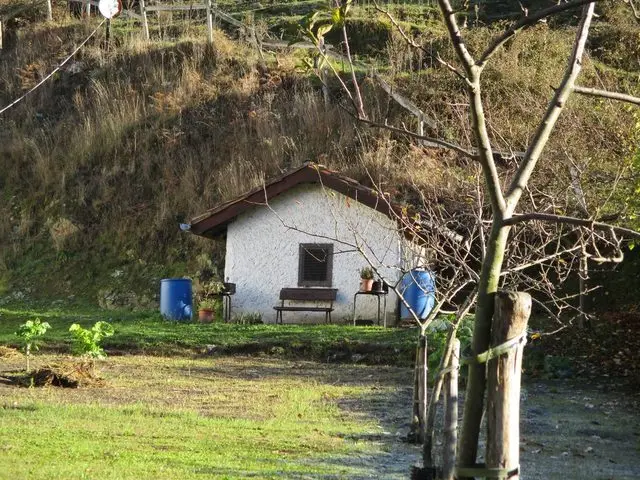 Avenida San Isidro, 8