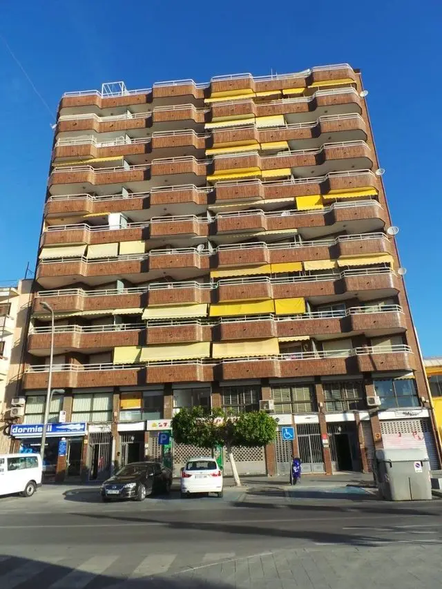 Avenida Pais Valenciano, 31
