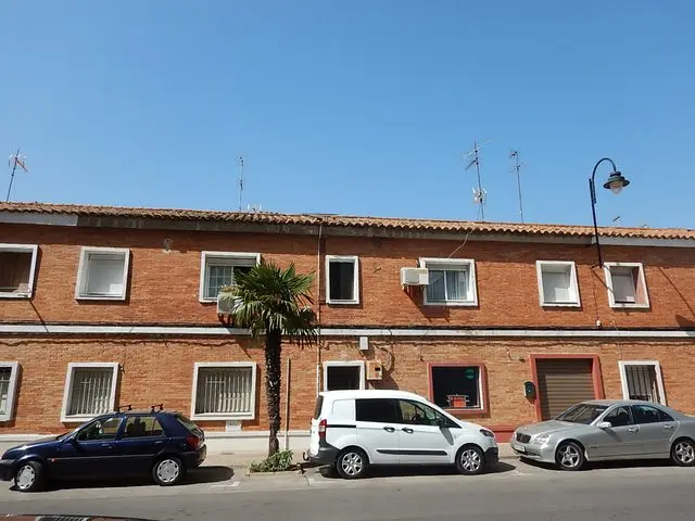 Avenida Creu, 38, Puerta 4