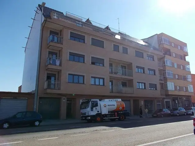 Avenida Antibioticos 125-127