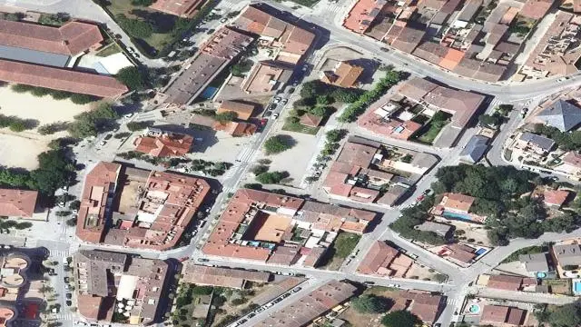 Calle Cireres, 15