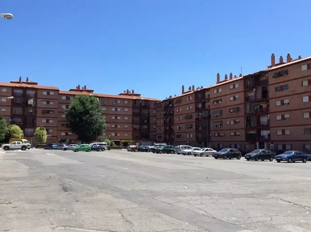 Plaza Poeta Garcilaso de la Vega, 5