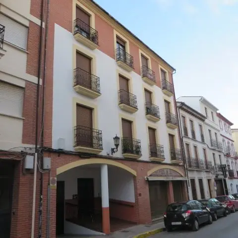 Calle Almendra 60 y 62 de Dobierno
