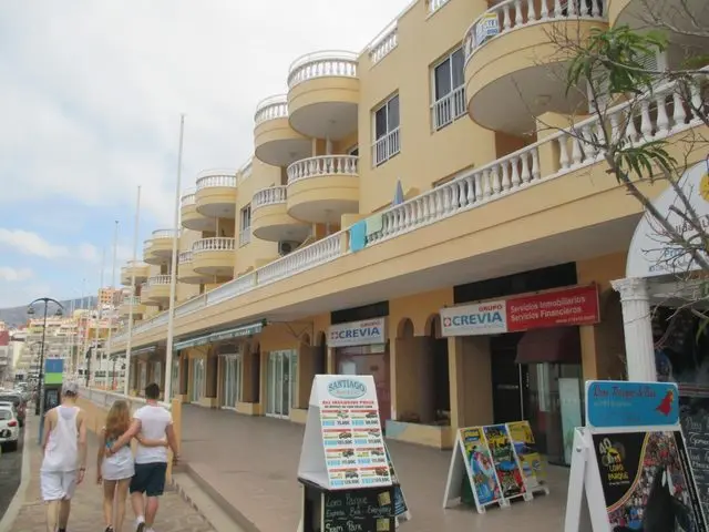 Avenida Marítima, 25, Puerta 87