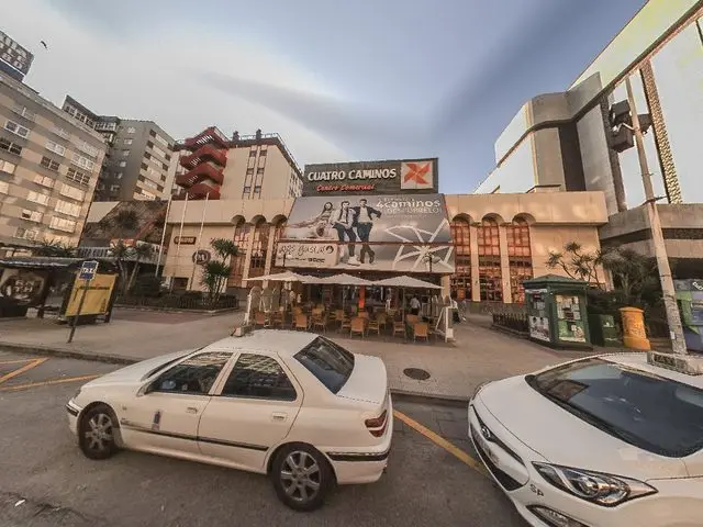 Centro Comercial Cuatro Caminos