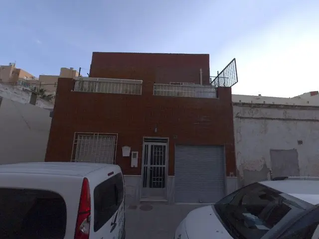 Calle Rosas Felices, 94