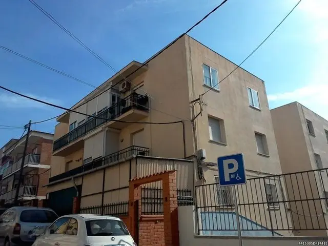 Calle Giralda, 8-10