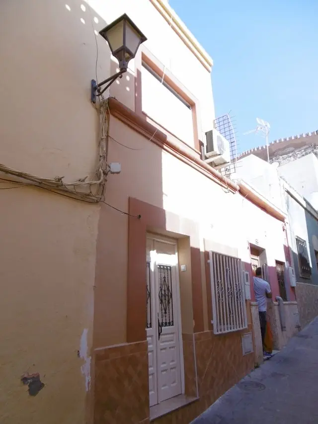 Calle Clarin, 33