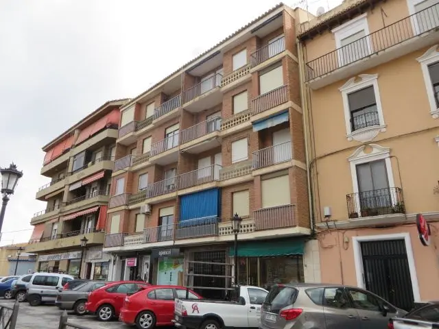 Calle Baza, 12