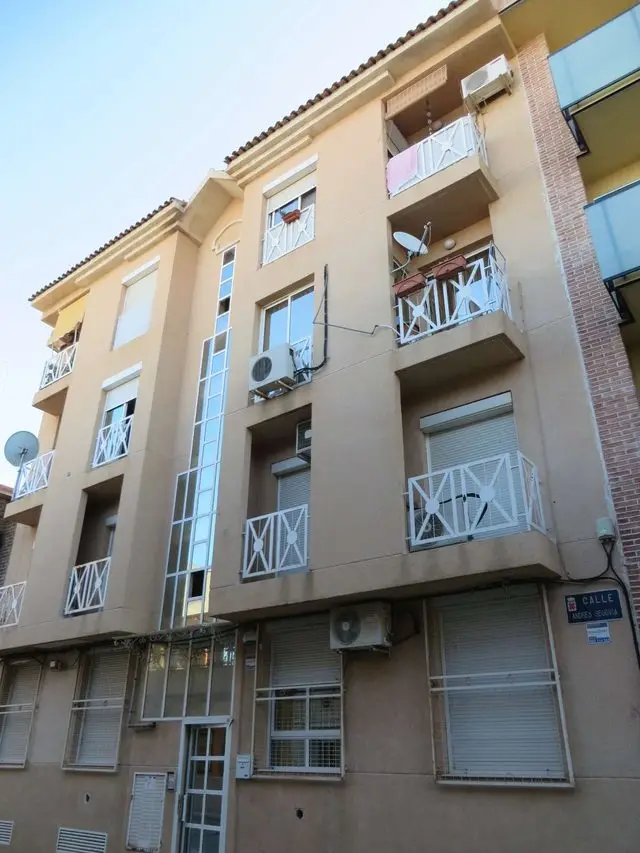 Calle Andrés Segovia, 3