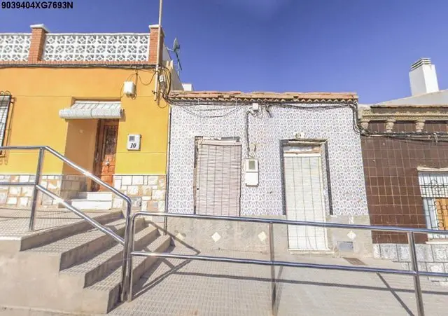 Calle Falua, 8