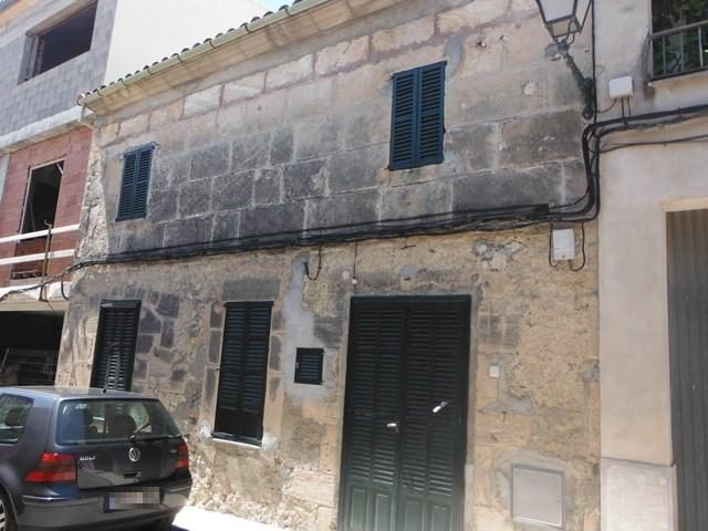 Calle del Camp, 12
