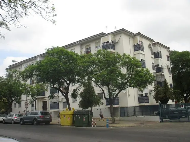 Avenida Tomas Garcia Figueras, 14