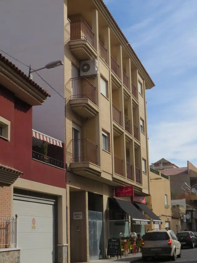 Calle Primero de Mayo, 3