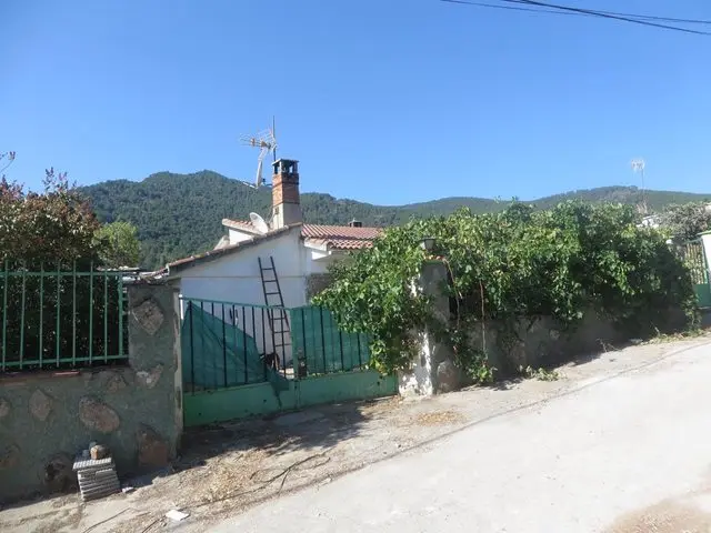 Calle Tajuña del 695