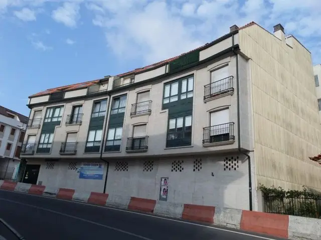 Vivienda Con Garaje y Trastero en Ribeira