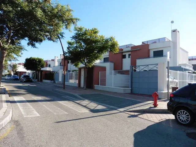 Calle Pintor Antonio Meseguer, 37