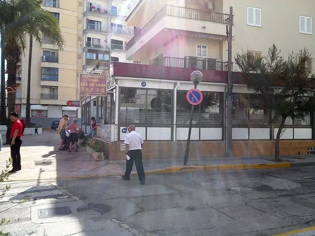 Calle Mendez Nuñez 3, 12