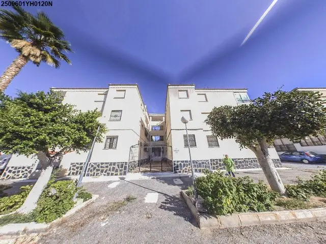 Avenida Robleda, 12, Puerta 8