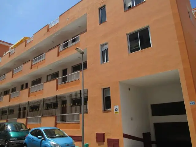 Calle los Angeles, 24, Puerta 31
