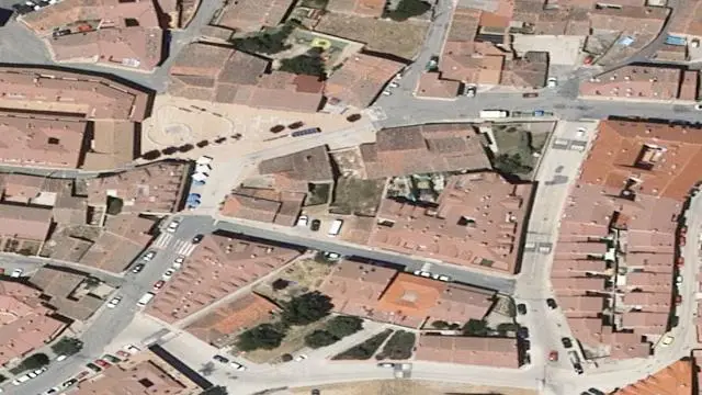 Calle Mata Sn Planta: Ati Puerta: O Polígono: 2 Parcela: 4