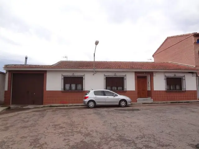 Calle los Sauces, 1