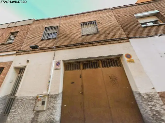 Calle Sierra Llerena 25