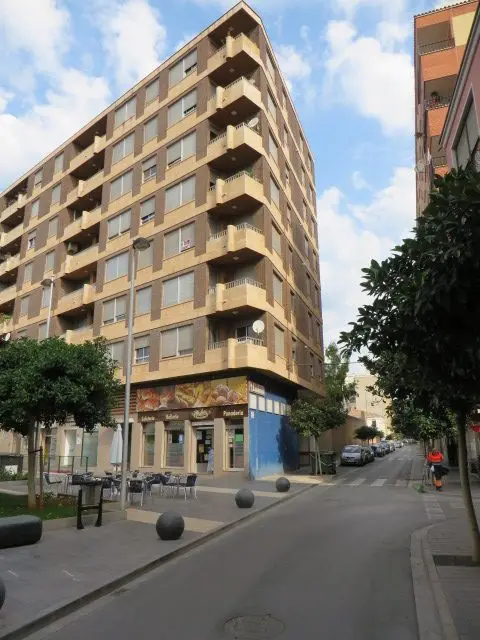 Plaza Pedro Corne, 6-7