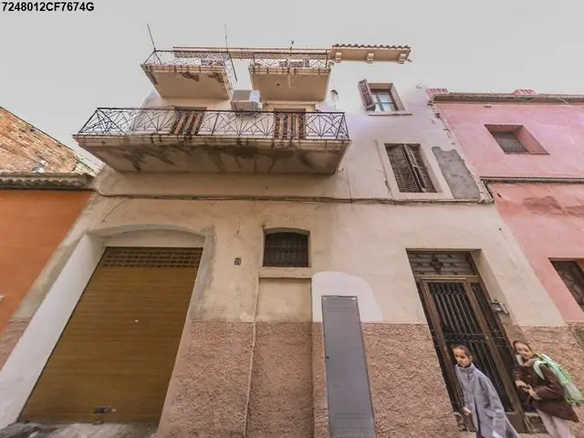 Calle Ú D'Octubre, 23