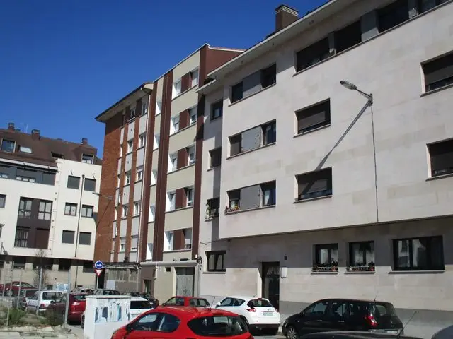 Avenda de Moreda 50 - 3º A