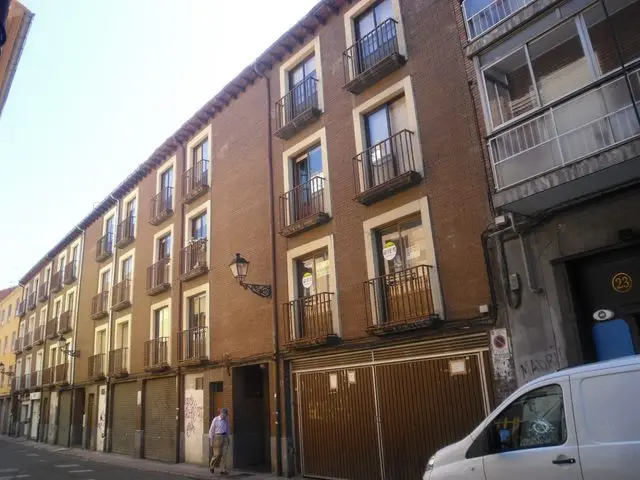 Calle Murias de Paredes, 17-19, Bajo