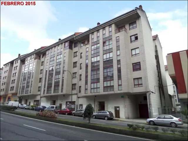 Avenida Rosalia de Castro 4 - Esc. 1 - Bajo S - Milladoiro-Ames