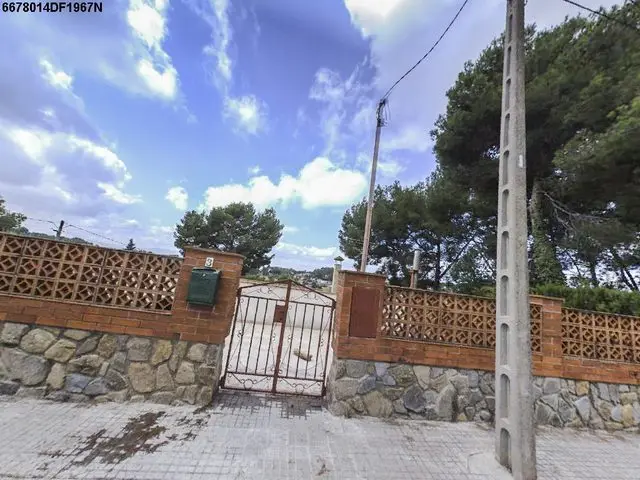 Calle Cadaques, 1-3