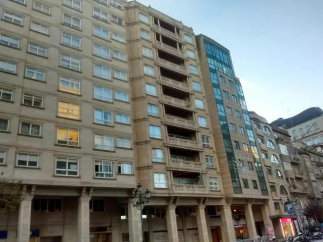 Calle Rosalía de Castro, 16
