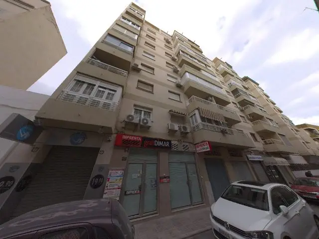 Calle Joaquin Peralta, 11