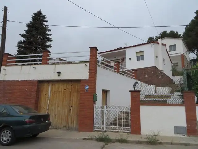 Casa Sita en Bigues i Riells, Que Forma la Parcela 86 del Plano General de la Urbanización