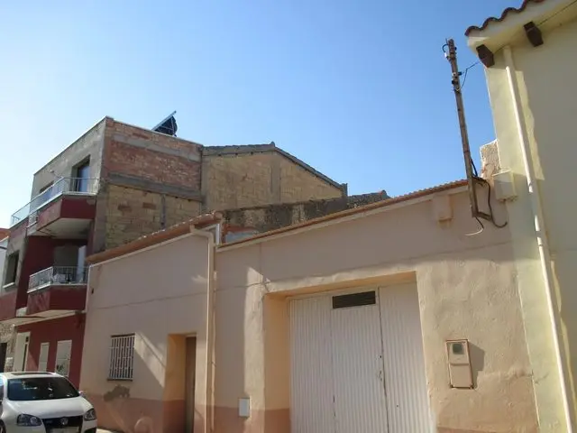 Calle Metge Coto i Garcia, 105