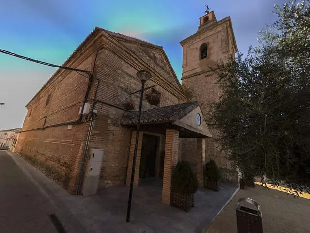 Plaza Iglesia Valverde 1