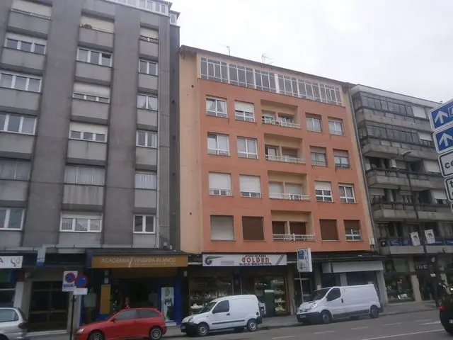 Calle Alcalde Parrondo, 4