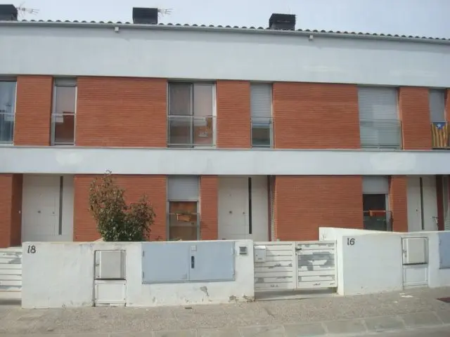 Calle Abellarols, 16