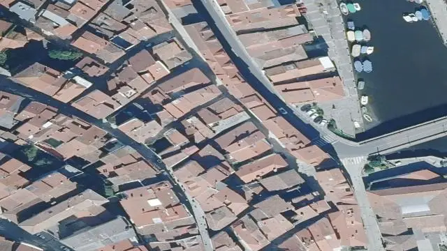 Ru Sombrereiros 9, 15300