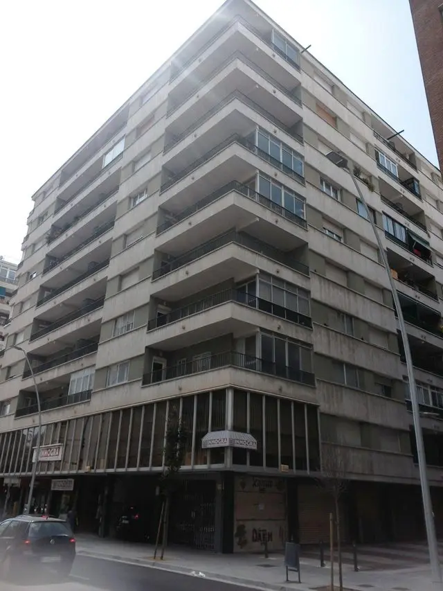 Calle Girona 21, Piso 3b