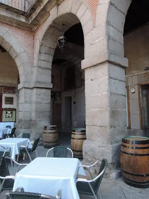 Plaza Victoria, 3