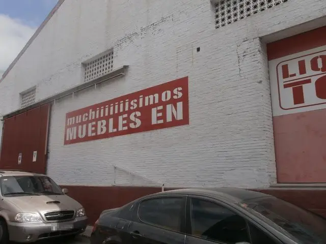 Avenida Blas Infante, 8